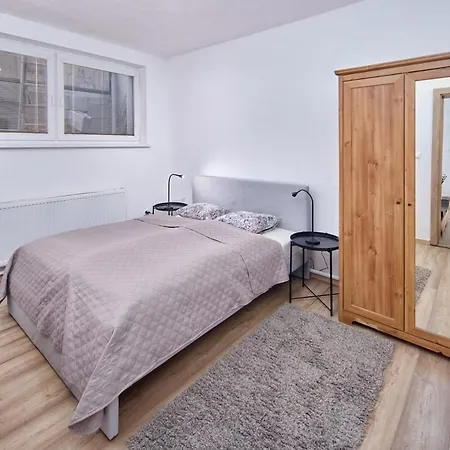 2 Bedrooms, 2 Bathrooms & Garden *