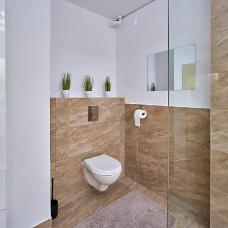 2 Bedrooms, 2 Bathrooms&garden