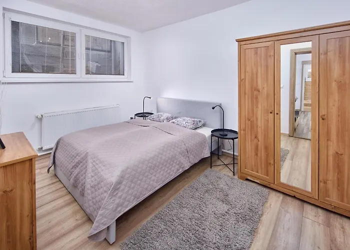 2 Bedrooms, 2 Bathrooms & Garden *