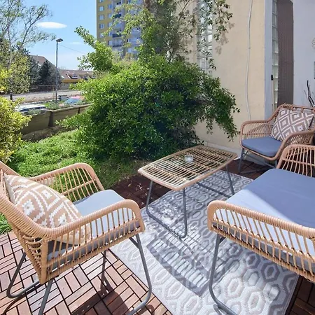 アパート 2 Bedrooms, 2 Bathrooms & Garden *