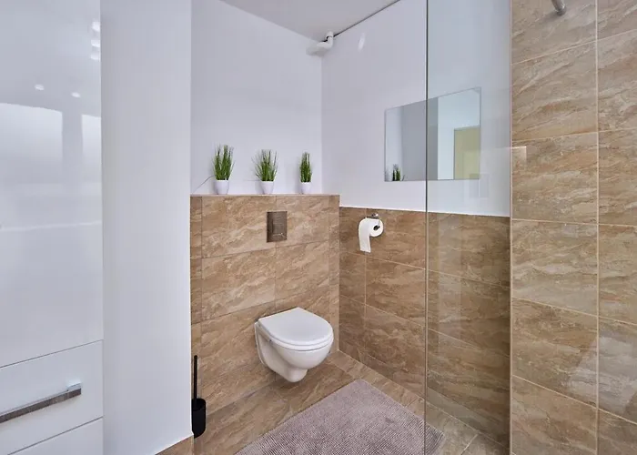 2 Bedrooms, 2 Bathrooms & Garden